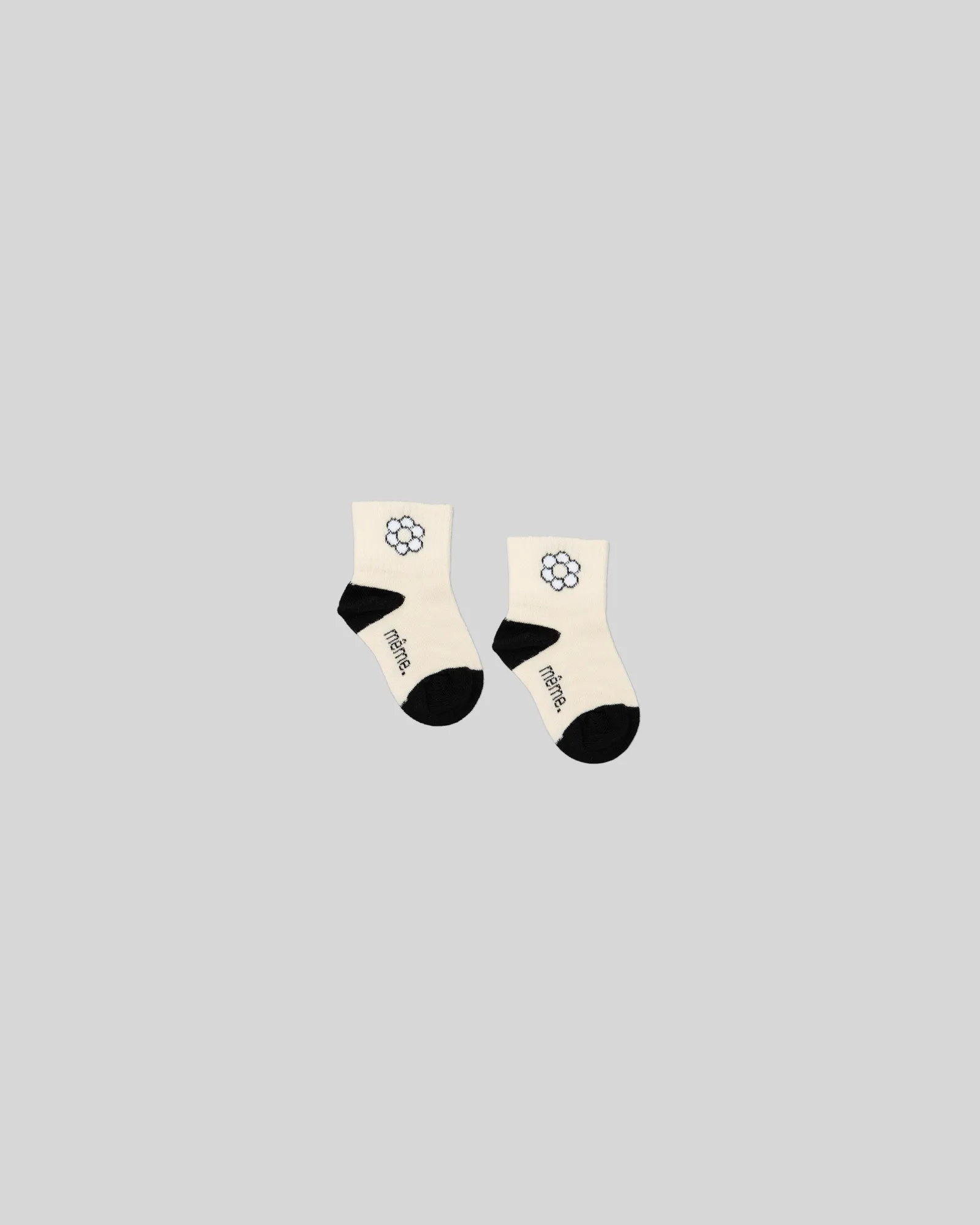 0-6M - Baby Socks with Daisy Logo