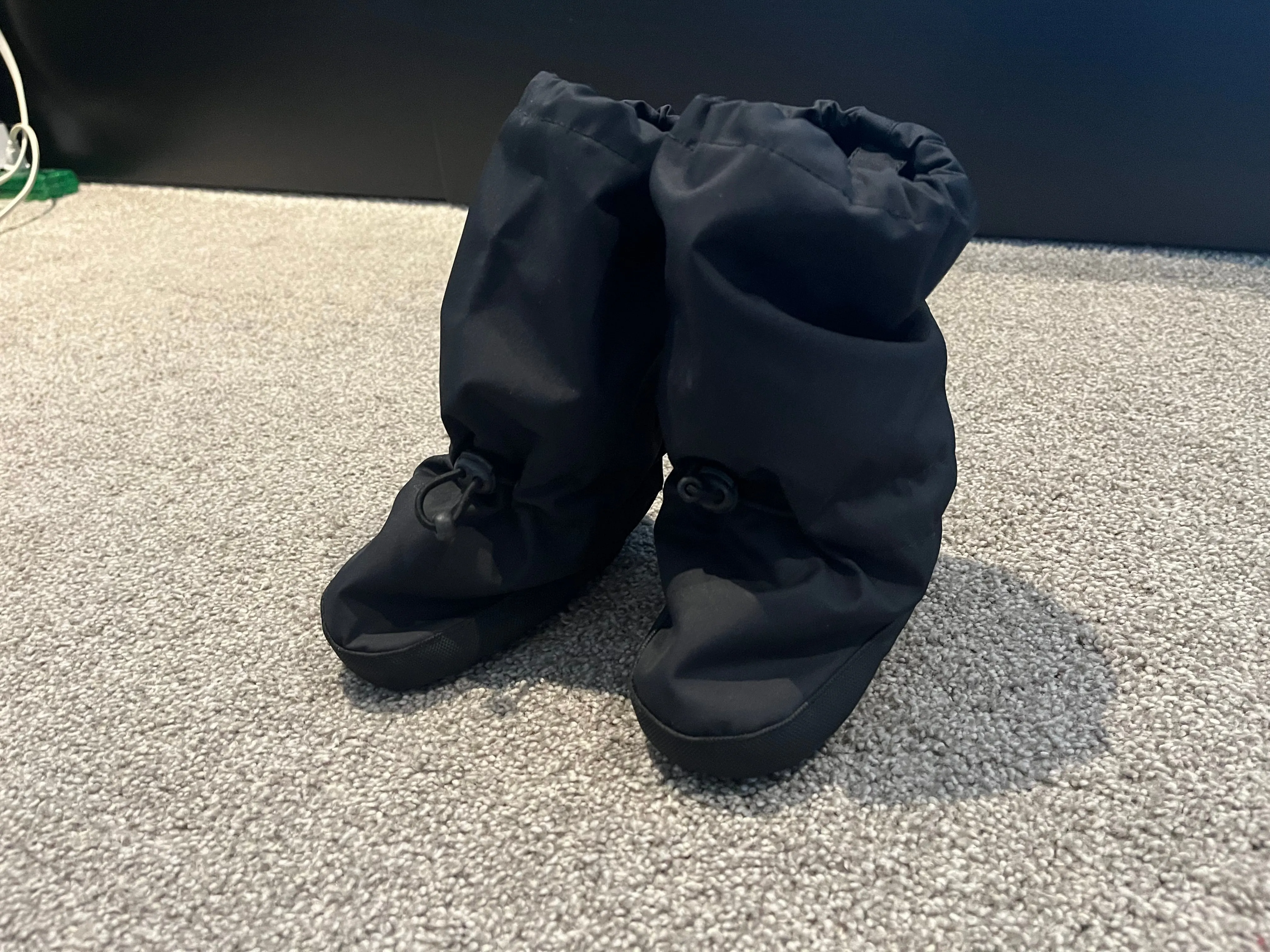 Black waterproof winter booties - 6 to 18 month , Shoes 4.5 (Walkers:12-24 mth)