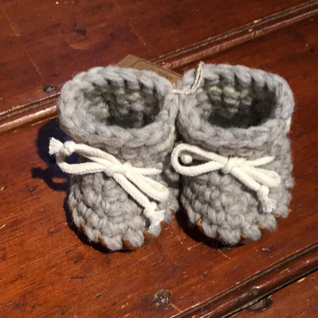 GE1-1660 Baby Knit Booties