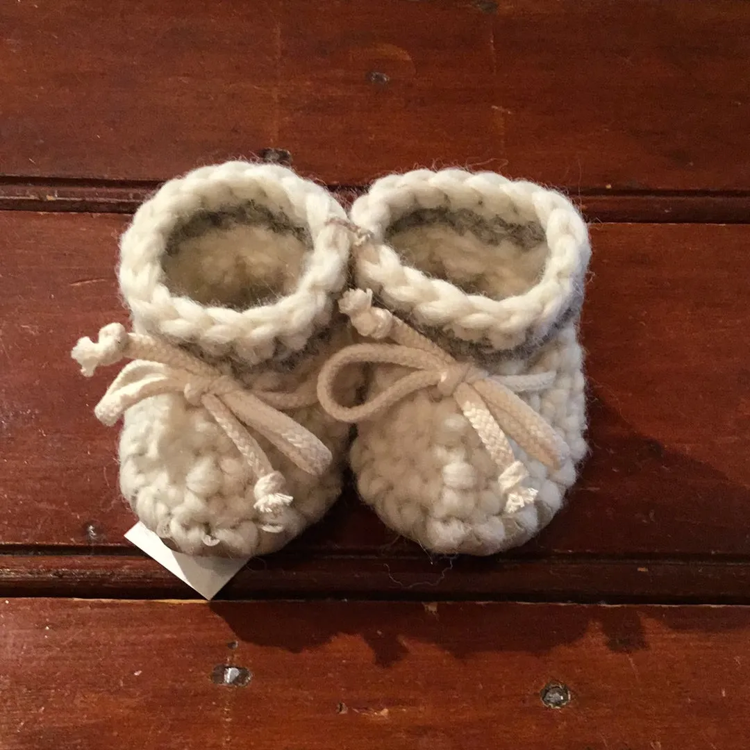 GE1-1660 Baby Knit Booties