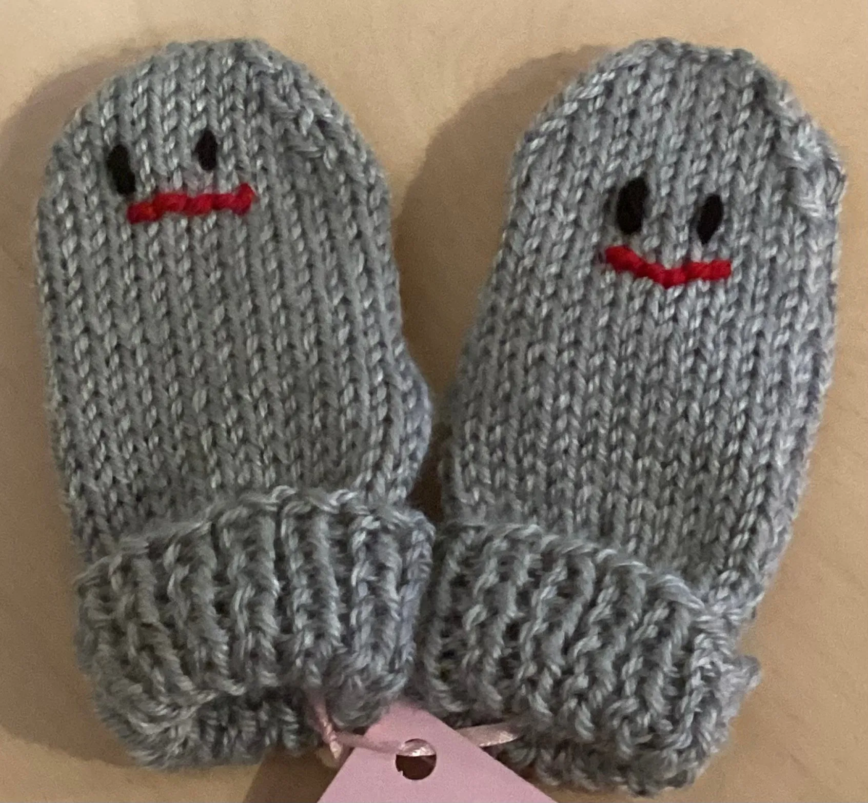 LG1-05A Hand Knitted Mittens w Thumbs