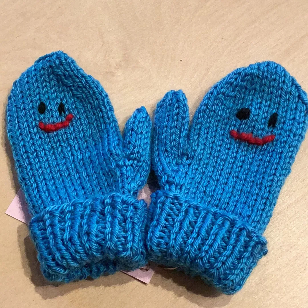 LG1-05A Hand Knitted Mittens w Thumbs