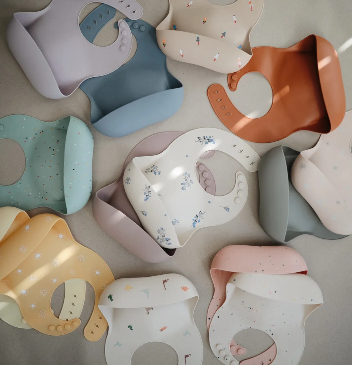 Mushie Silicone Baby Bib in Cambridge Blue Confetti